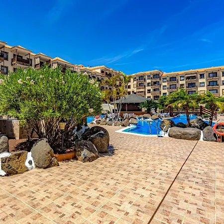 Atlantis 3 One Bedroom, Sea Front Apartman