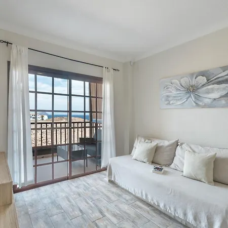Atlantis 3 One Bedroom, Sea Front *