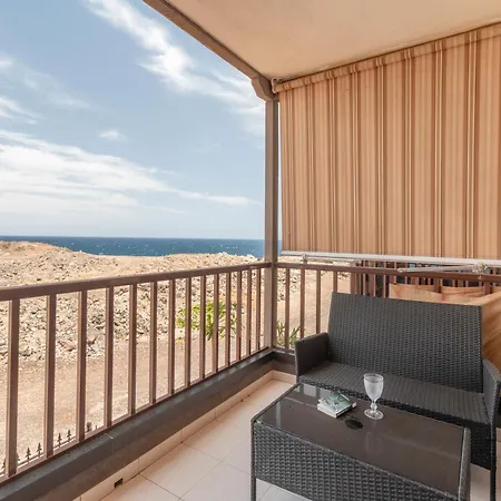Atlantis 3 One Bedroom, Sea Front Apartamento *